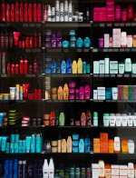 szeroki asortyment szamponów oczyszczających